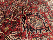 Lade das Bild in den Galerie-Viewer, Afsoun - Vintage Hand Made Heriz Persian Carpet