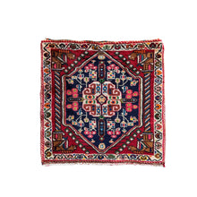 Charger l'image dans la galerie, Rio - Vintage Tribal Shiraz Qashqai Wool Rug
