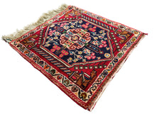 Charger l'image dans la galerie, Rio - Vintage Tribal Shiraz Qashqai Wool Rug