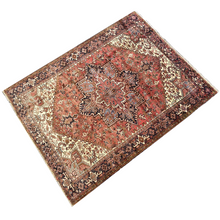 Lade das Bild in den Galerie-Viewer, Holly - Vintage Heriz Carpet