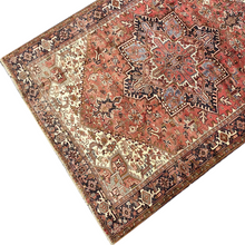 Lade das Bild in den Galerie-Viewer, Holly - Vintage Heriz Carpet