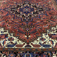 Charger l'image dans la galerie, Joy - Vintage Heriz Carpet