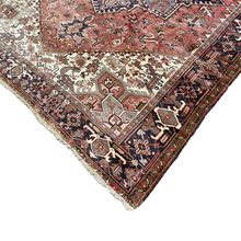 Lade das Bild in den Galerie-Viewer, Holly - Vintage Heriz Carpet