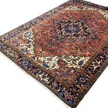 Charger l'image dans la galerie, Joy - Vintage Heriz Carpet