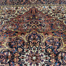 Charger l'image dans la galerie, Marlow - Vintage Heriz Carpet