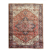 Lade das Bild in den Galerie-Viewer, Holly - Vintage Heriz Carpet