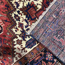 Charger l'image dans la galerie, Joy - Vintage Heriz Carpet