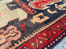 Lade das Bild in den Galerie-Viewer, Hayley - Vintage Caucasian Kazak Runner