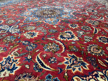 Lade das Bild in den Galerie-Viewer, Trevor - Fine Isfahan Carpet Signed