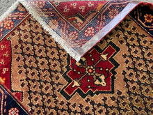 Загрузить изображение в средство просмотра галереи, Finleigh - Qashqai Lori Rug