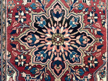 Charger l'image dans la galerie, Irene - Vintage Heriz Runner