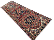 Charger l'image dans la galerie, Irene - Vintage Heriz Runner