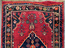 Lade das Bild in den Galerie-Viewer, Josie - Vintage Persian Hamedan Runner