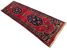 Lade das Bild in den Galerie-Viewer, Josie - Vintage Persian Hamedan Runner