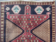 Lade das Bild in den Galerie-Viewer, Tomos - Vintage Caucasian Runner