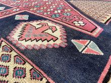 Lade das Bild in den Galerie-Viewer, Tomos - Vintage Caucasian Runner