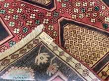 Lade das Bild in den Galerie-Viewer, Tomos - Vintage Caucasian Runner