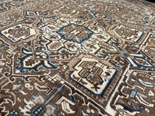 Charger l'image dans la galerie, Dermot - Large Vintage Heriz Carpet