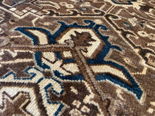 Charger l'image dans la galerie, Dermot - Large Vintage Heriz Carpet