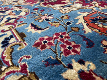 Lade das Bild in den Galerie-Viewer, Chelsea - Royal Kerman Carpet Signed