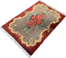 Carregar imagem no visualizador da galeria, Hazel - New Gol Farang Bouquet Rug