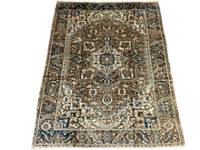 Charger l'image dans la galerie, Dermot - Large Vintage Heriz Carpet