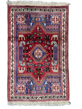 Lade das Bild in den Galerie-Viewer, Becky - Vintage Plush Qashqai Rug
