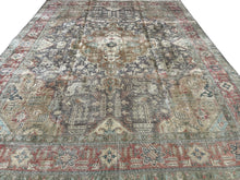 画像をギャラリービューアに読み込む, Lilibet - Large Vintage Heriz Carpet
