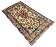 Load image into Gallery viewer, Brasília - Vintage Hand Made Isfahan Rug
