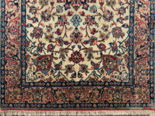 Load image into Gallery viewer, Brasília - Vintage Hand Made Isfahan Rug
