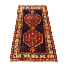 Charger l'image dans la galerie, Derna - Vintage Hand Made Kazak Rug
