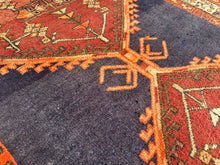 Charger l'image dans la galerie, Derna - Vintage Hand Made Kazak Rug
