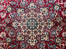 Lade das Bild in den Galerie-Viewer, Savannah - Fine Large Wool Isfahan Carpet Signed
