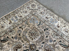 Carica l&#39;immagine nel visualizzatore di Gallery, Eliana - Vintage Mahal Carpet
