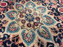 Lade das Bild in den Galerie-Viewer, Maeve - Vintage Meshed Carpet
