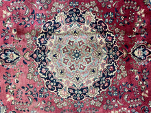 Lade das Bild in den Galerie-Viewer, Mila - Vintage Malayer Persian Carpet
