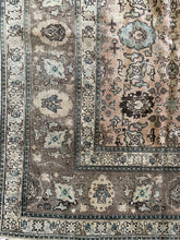 Charger l&#39;image dans la galerie, Blake - Vintage Tabriz Carpet
