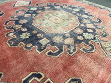 Charger l&#39;image dans la galerie, Isla - Vintage Caucasian Kazak Runner
