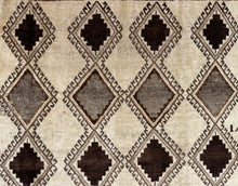 Carregar imagem no visualizador da galeria, Helena - Vintage Qashqai Rug
