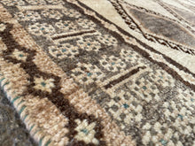 Charger l&#39;image dans la galerie, Helena - Vintage Qashqai Rug
