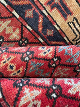 Charger l'image dans la galerie, Roya - Vintage Hand Made Kazak Rug
