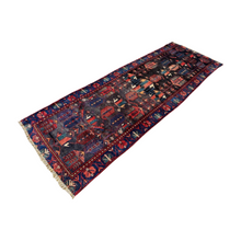 Lade das Bild in den Galerie-Viewer, Salerno - Vintage Hand Made Kazak Rug
