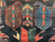 Lade das Bild in den Galerie-Viewer, Salerno - Vintage Hand Made Kazak Rug
