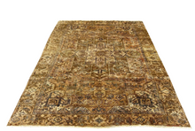 Carica l&#39;immagine nel visualizzatore di Gallery, Logan - Large Vintage Heriz Wool Carpet
