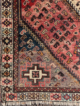 Carregar imagem no visualizador da galeria, Felix - Vintage Tribal Qashqai Rug
