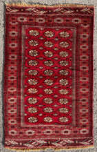 Carregar imagem no visualizador da galeria, Olivia - Vintage Tribal Tekke Turkmen Rug
