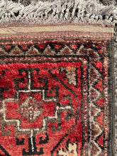 Charger l'image dans la galerie, Katayoun - Vintage Tribal Baluch Wool Rug
