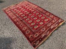 Lade das Bild in den Galerie-Viewer, Olivia - Vintage Tribal Tekke Turkmen Rug
