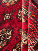 Carregar imagem no visualizador da galeria, Olivia - Vintage Tribal Tekke Turkmen Rug
