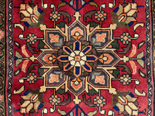 Carica l&#39;immagine nel visualizzatore di Gallery, Saman - Vintage Hand Made Kazak Runner
